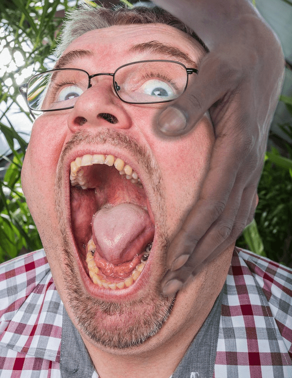 56608