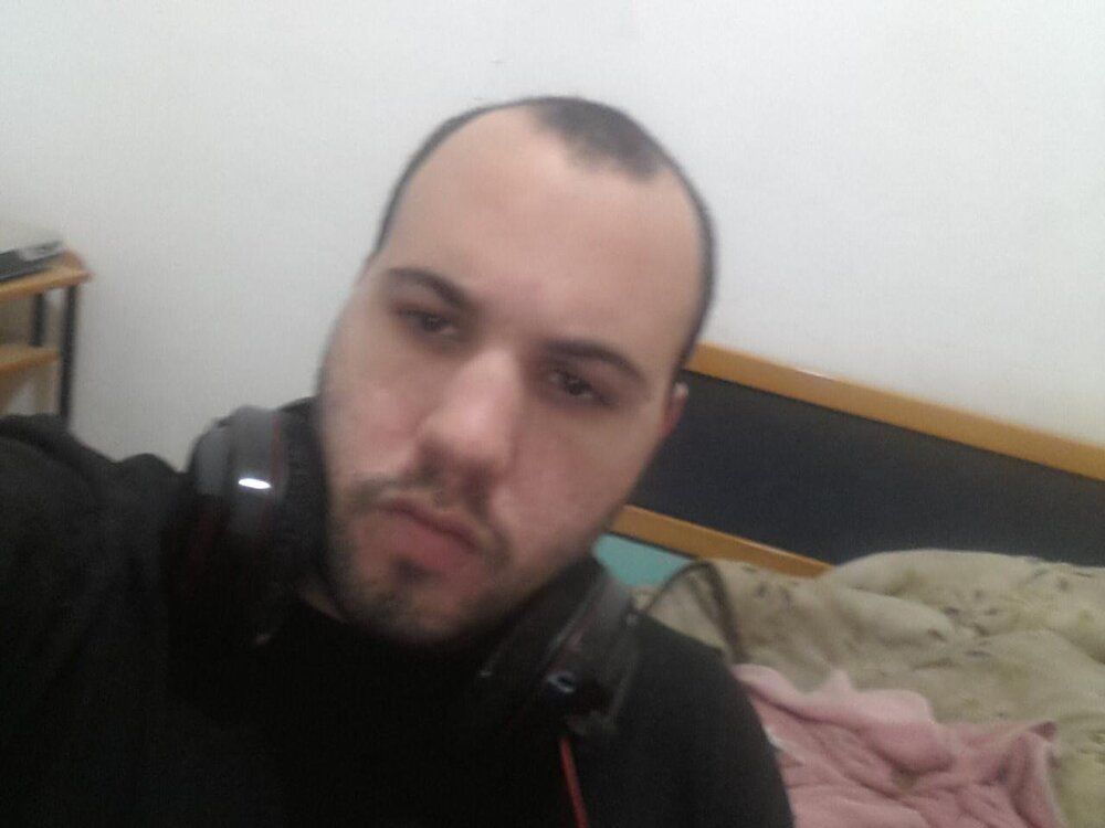 Incel selfie angle