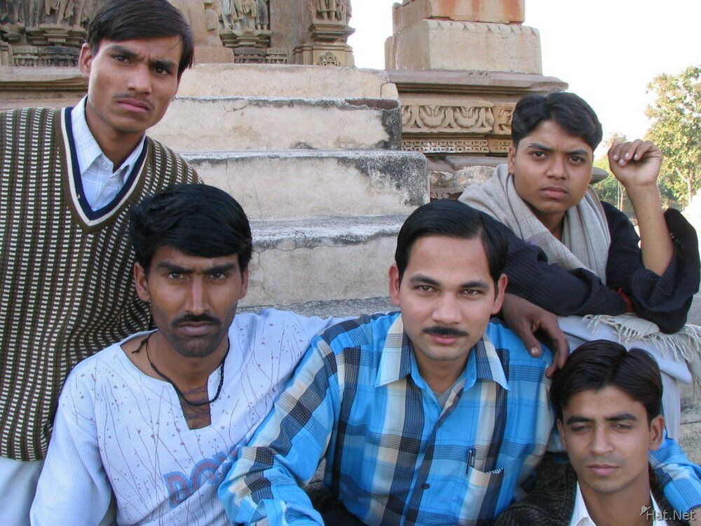 041231154200 young men in khajuraho