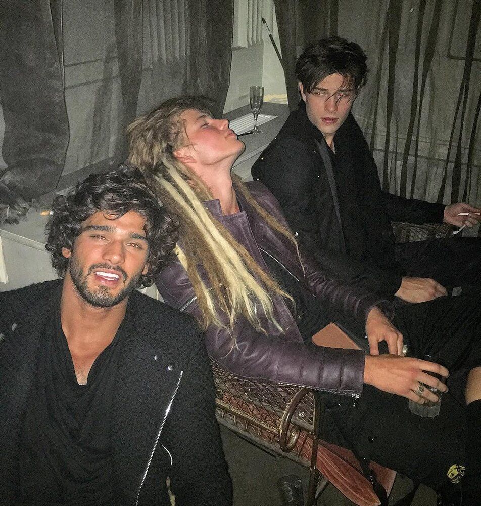 12534383 117201091995883 146840981 n