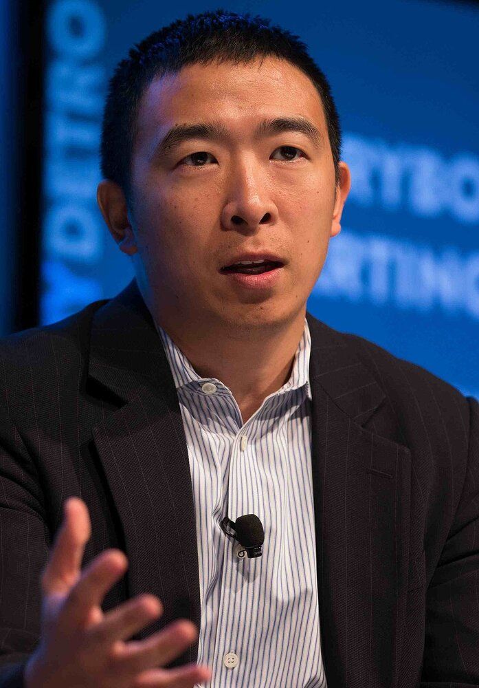 1200px Andrew Yang talking about urban entrepreneurship at Techonomy Conference 2015 in Detroi