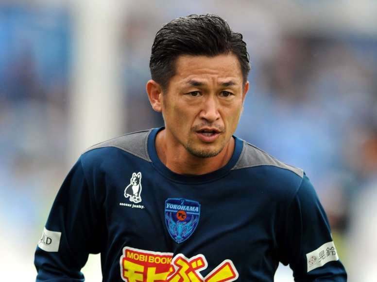 Kazuyoshi miura en un entrenamiento con el yokohama japones twitter Kazuyoshi miura en un entrenamiento con el yokohama japones twitter