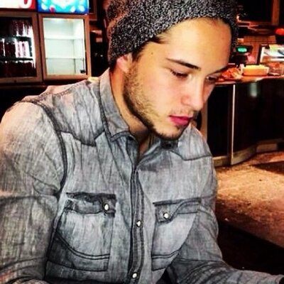 25d8f5f2b903f96fea32aabd10dc53e5 400x400