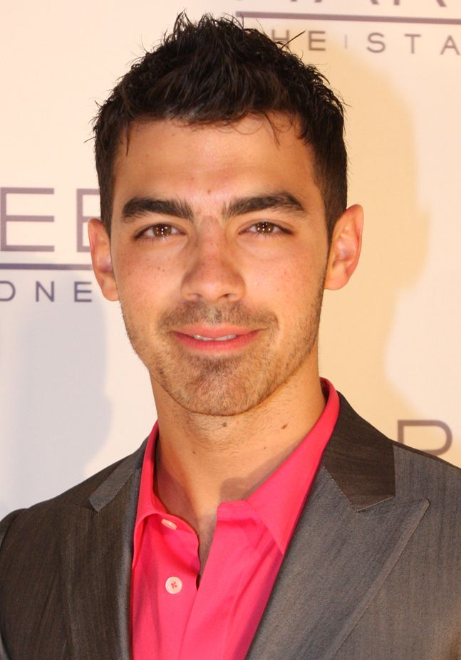 Joe Jonas 2012 Straighten Crop