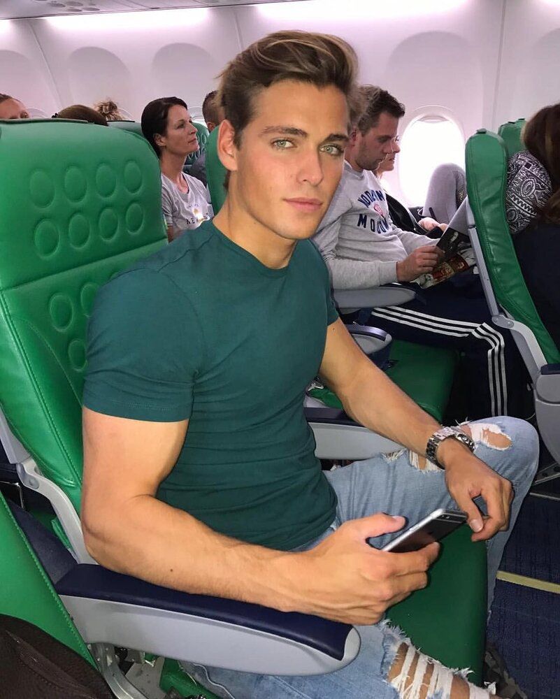 E21CCBFE 2816 415D 9F88 A6020848B0EC