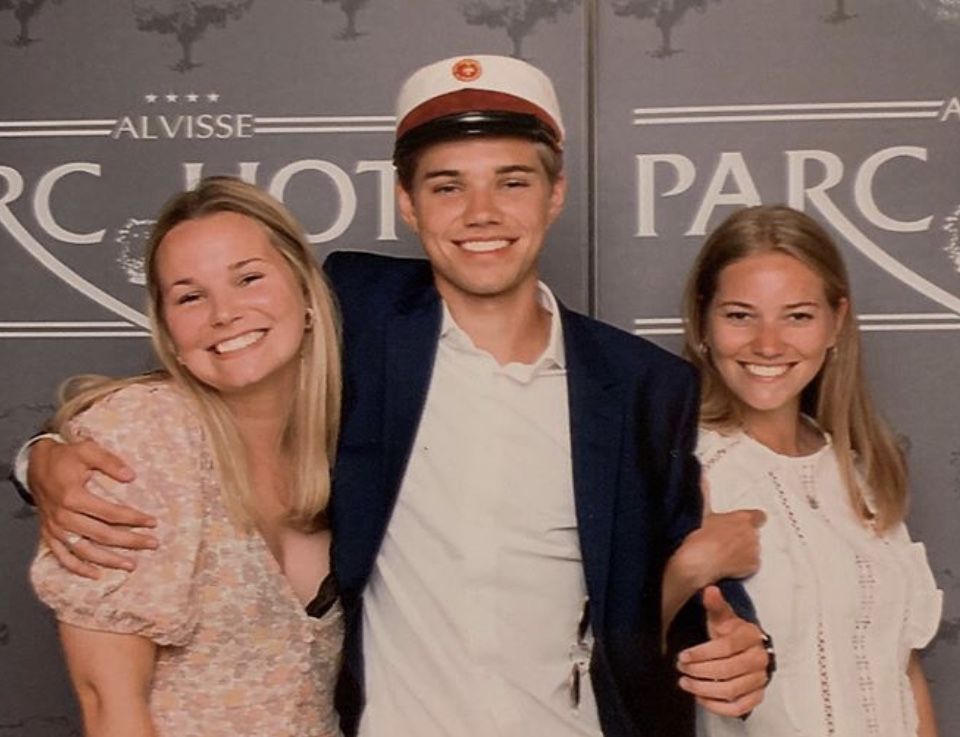 5034E77C 4829 44C6 A224 9E93416F18C8