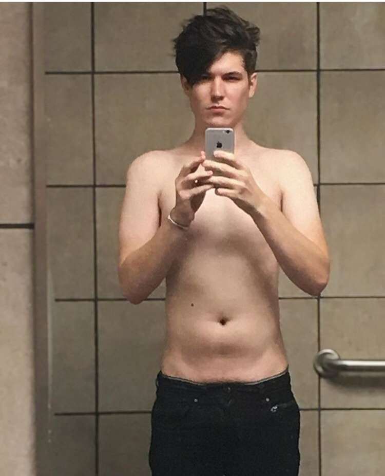 81A300E2 C9A2 40B6 895D D09E3D151A14