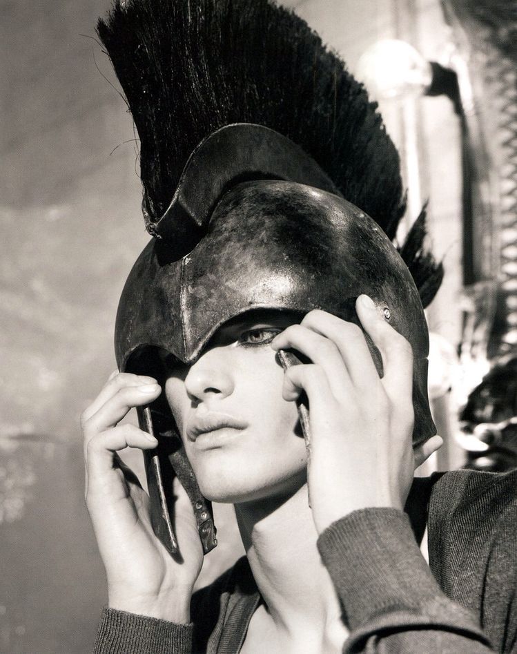 EEA53974 1D25 4489 9CE9 B4B476E85C54