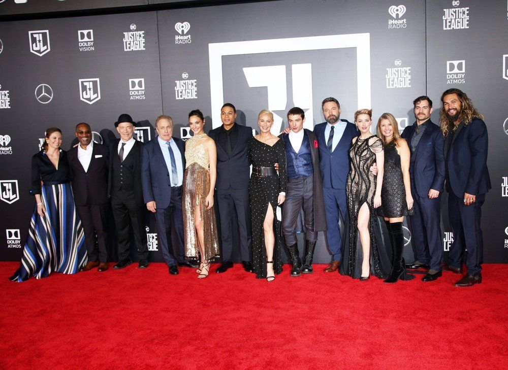 Morton simmons gadot fisher nielsen miller affleck heard momoa cavill premiere justice league 02