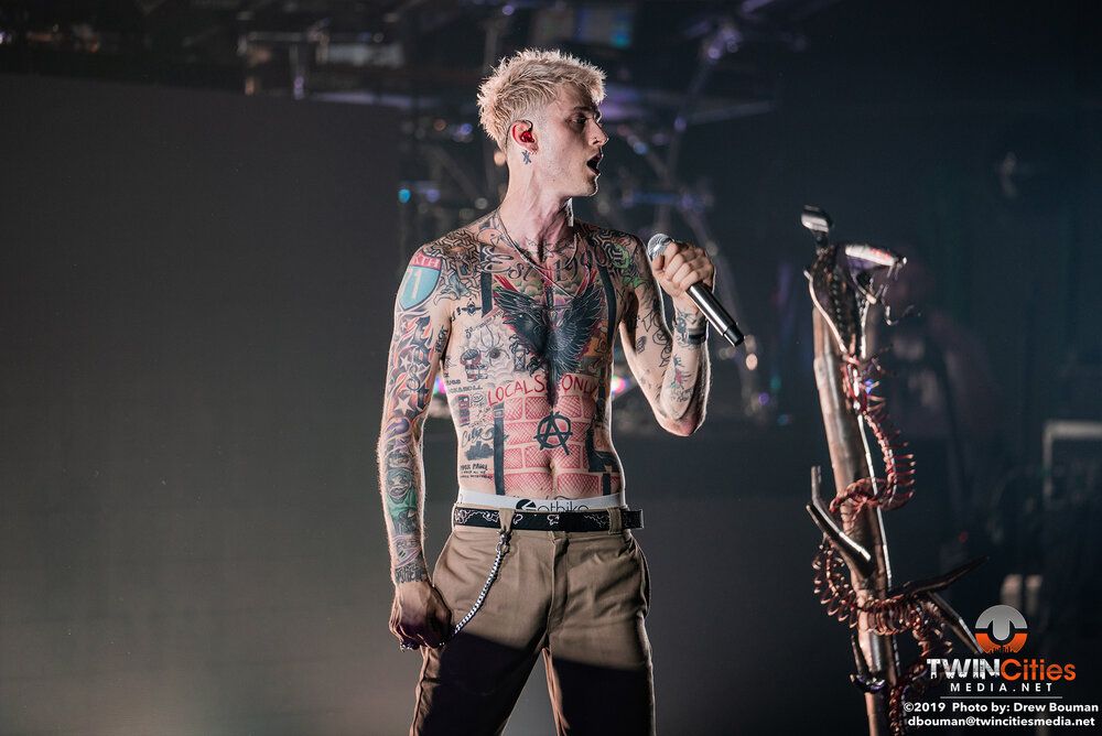 MachineGunKelly 2