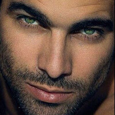 01f8241bef59dc39a35fb049c60997b5 400x400