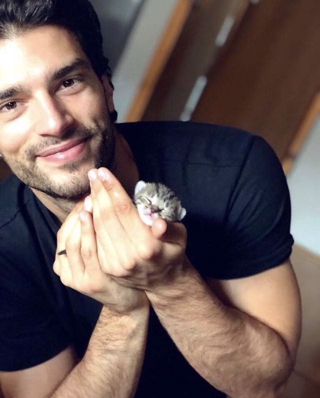 144F5EAE 0F7E 4CEA 89FE E071FA343ED2