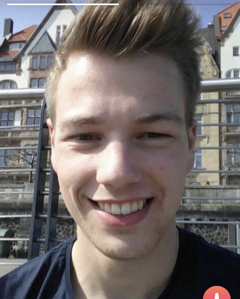 6955EE3E AE01 4E3A A975 378AE881FD53