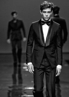 6bfe313811e767dd8392acca828bc26f  blue tuxedos mens fashion week