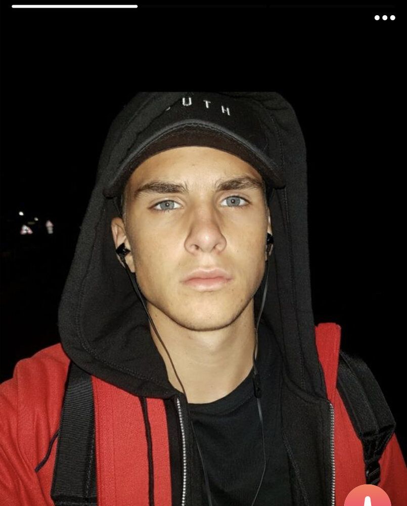 6DB8E18E A29F 43B1 AD3E B72309CBC833