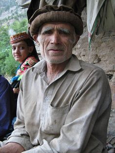Df98444224f45621cb75a2ef852aeec6  kalash people camera photos