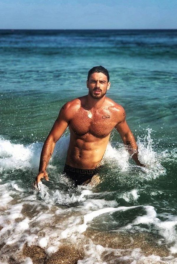 Michele morrone 523936 GALLERY 600