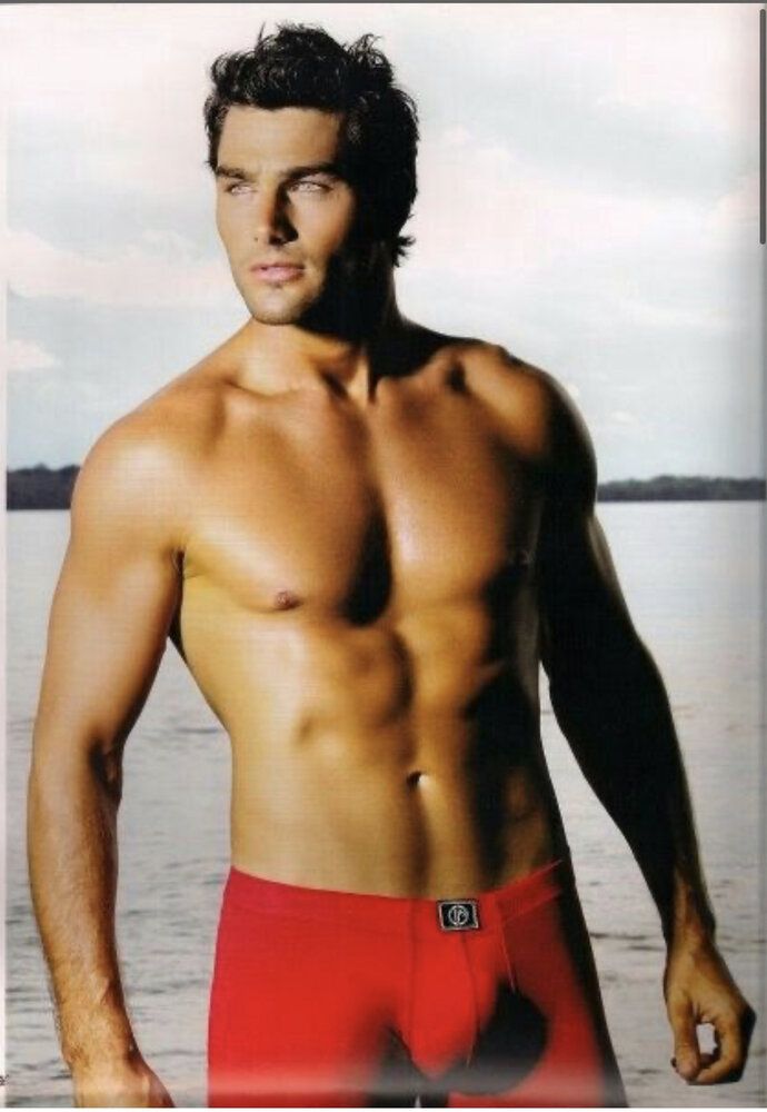 BBD33F34 E6DA 476B BAF3 0F6B659D70FF