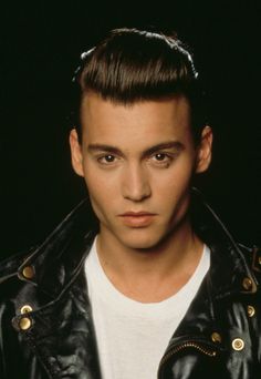 D82054f3a4ad726e0f8bcafeffbf8497  johnny depp cry baby young johnny depp