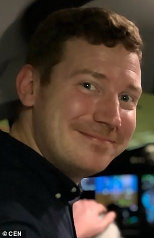 AAA00A3D 8AD6 42EE B17A 1850B6777953