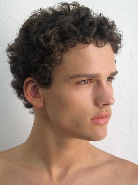 0c7fa5302168e5b30d0e9712837cf2f7  simon nessman curly hair