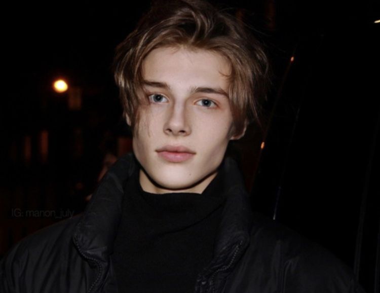 EB2576DE 5B12 4416 B8E6 D2CFFF9CBBC5