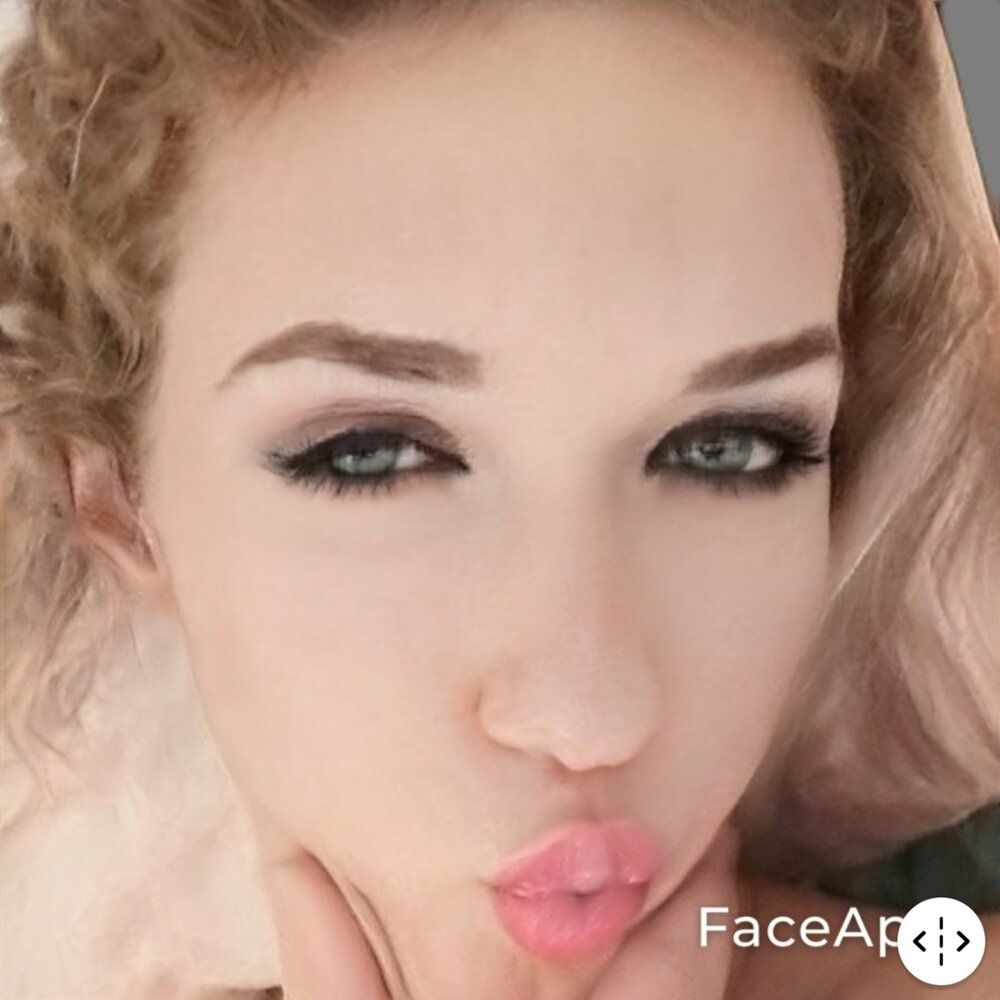 SmartSelect 20200427 123438 FaceApp