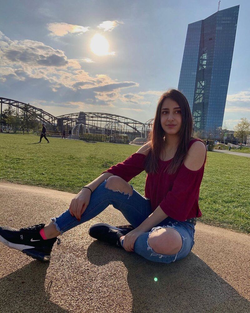 1DA003F9 A6AA 47A0 864A 14D84070B4C5