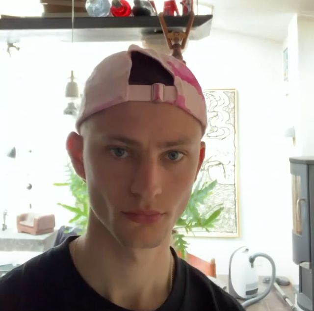 48E9F2D9 EA81 44F1 A930 8A1A584D3551