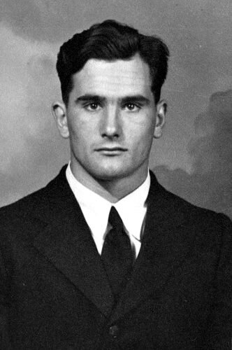 mens-hairstyle-2-1-332x500.jpg