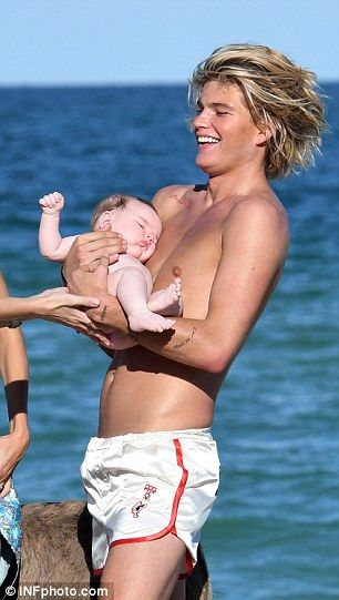 3A13CD8D00000578 3909864 image a 9 1478438874898