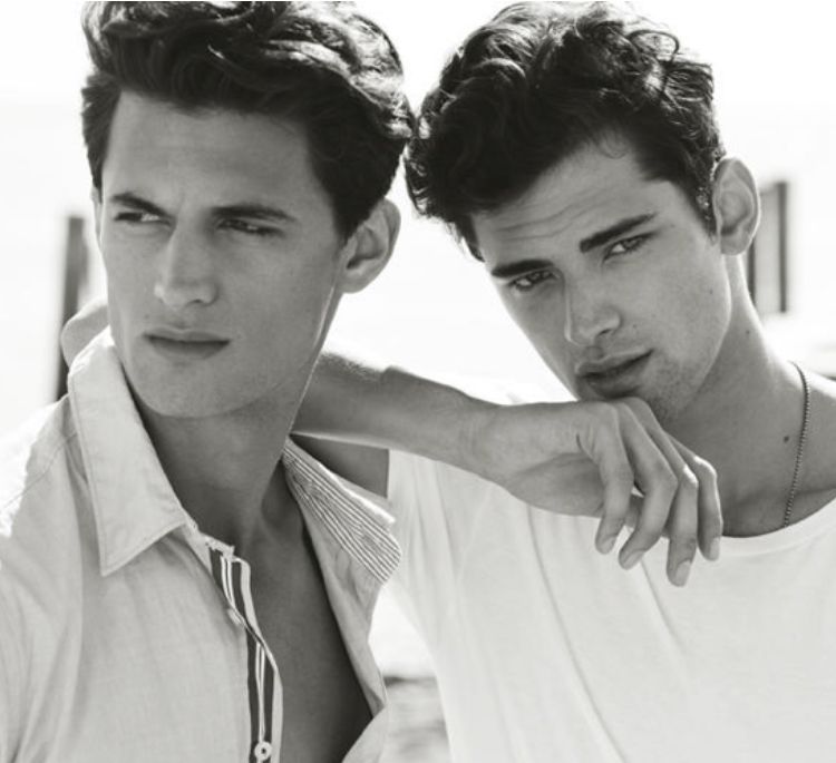 18958AFA 0994 403D 9401 3645ACC785D2