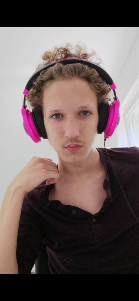 Screenshot 20200506 204010 comhuaweihimovieoverseas