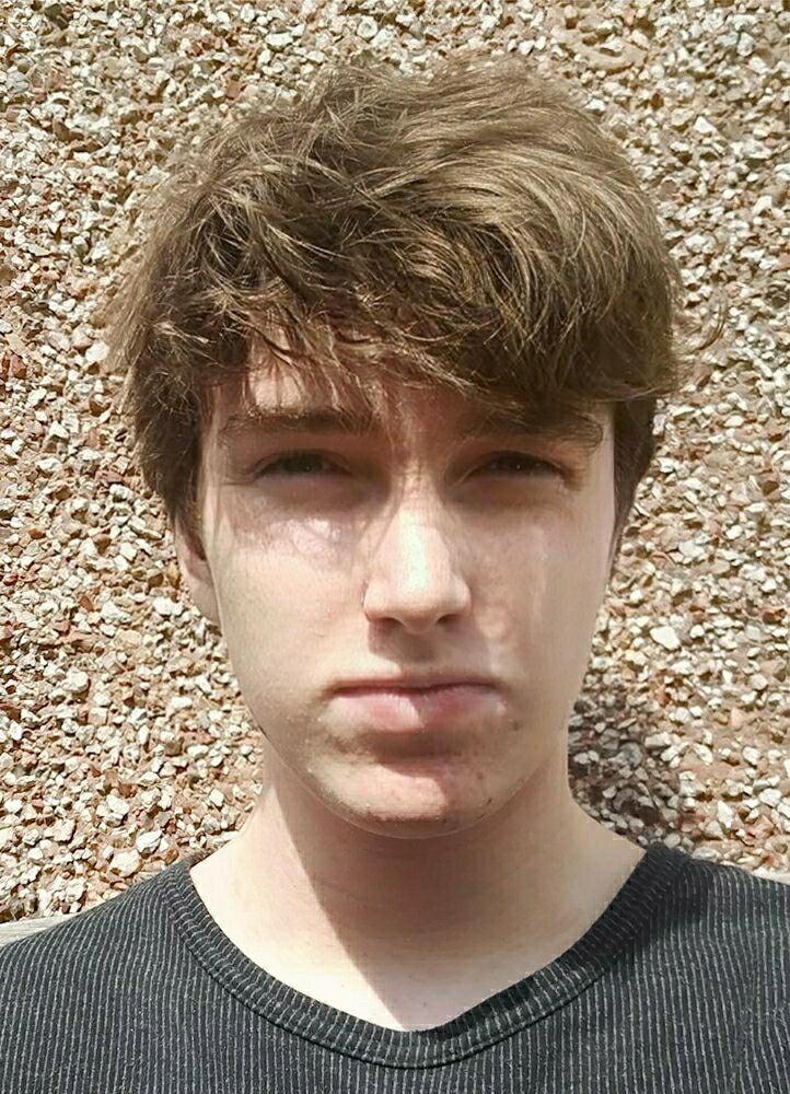 FaceApp 1588976087078