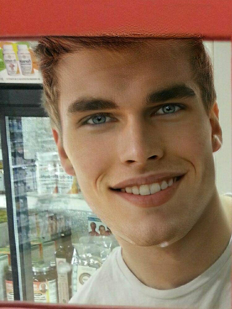 FaceApp 1589131815775