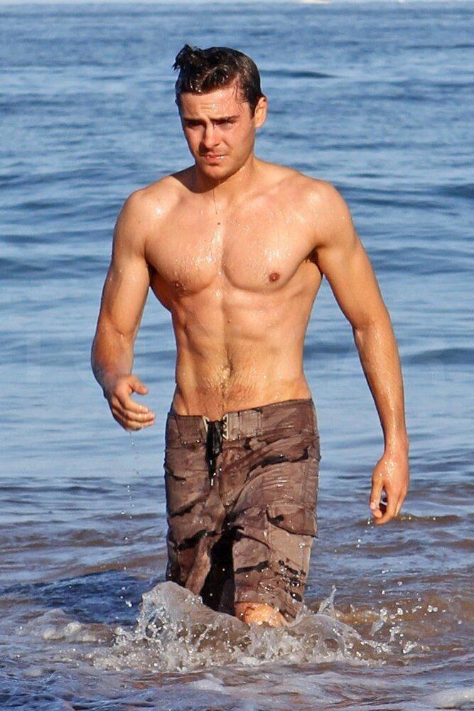 Zac efron 683x1024