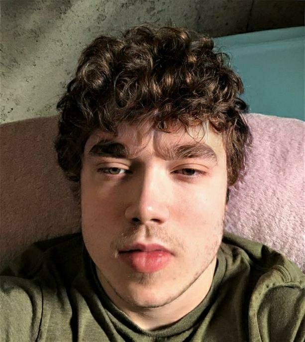 FaceApp 1589375679115