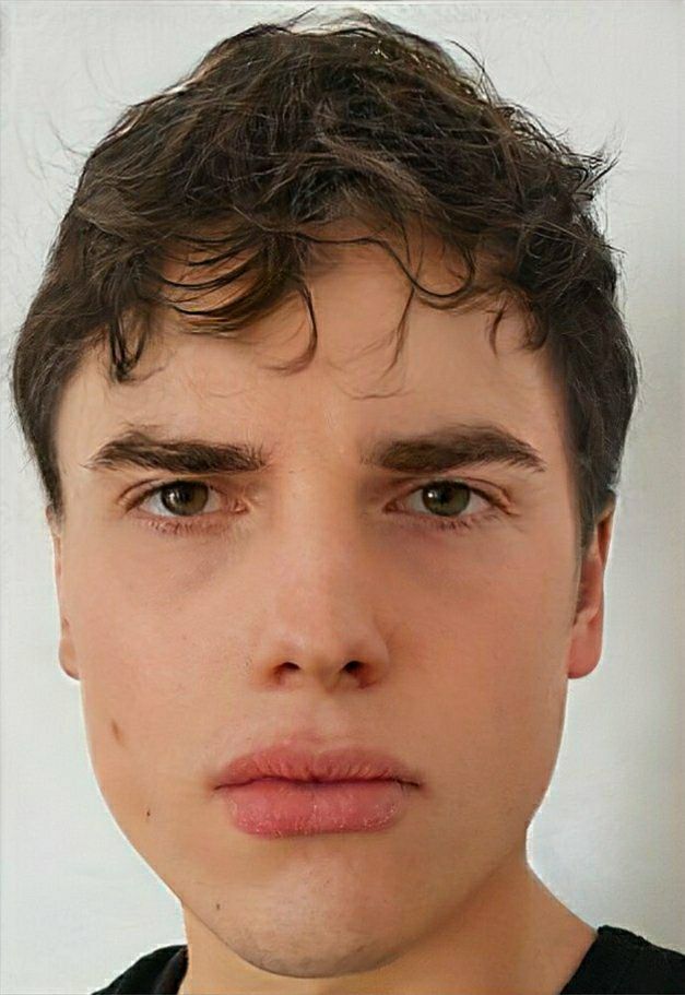 FaceApp 1589487809502