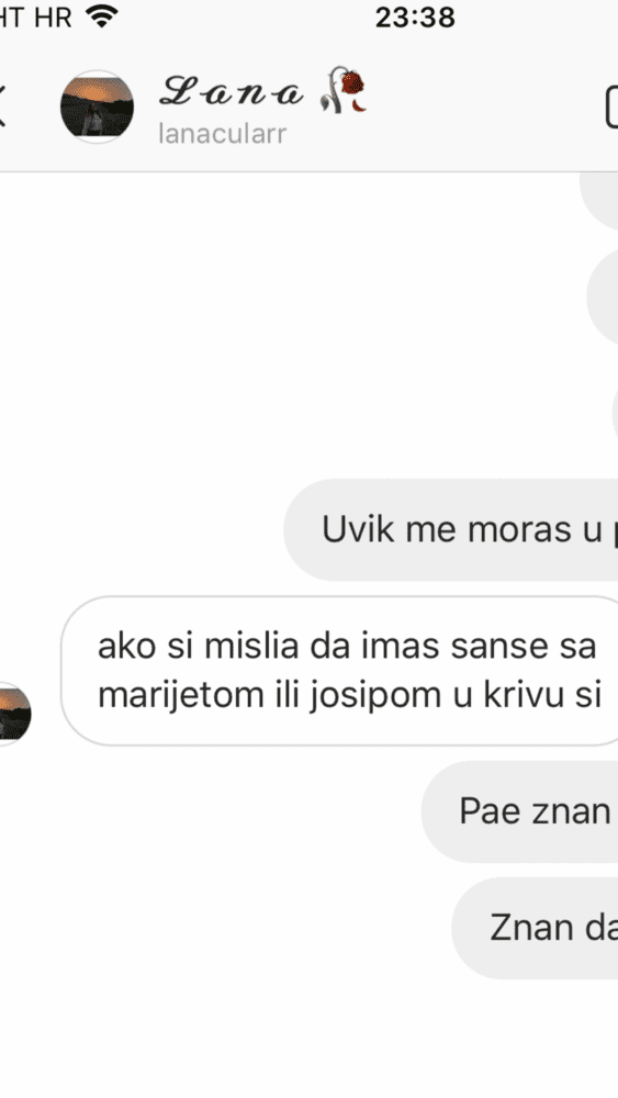 FBA9D7D0 0C3B 4A2A 81EE 489D04208267