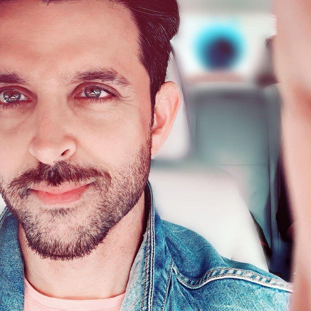 War actor hrithik roshan selfies 1