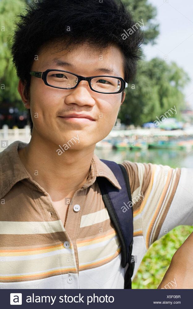 Young chinese man X5F0BR