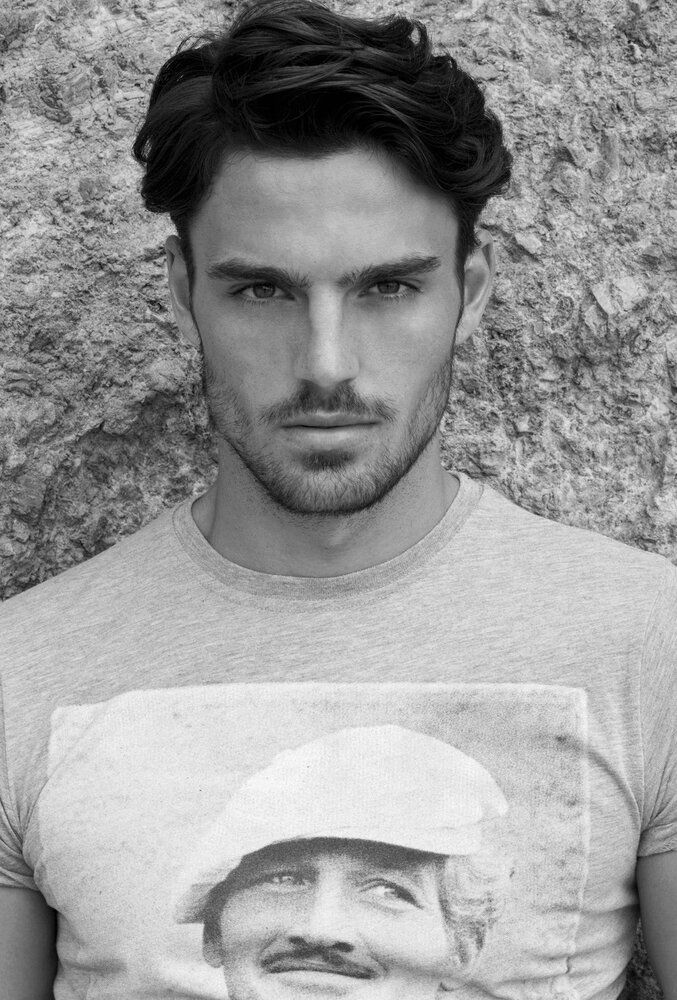 Tumblr mcotmiEldK1qg22hlo1 1280