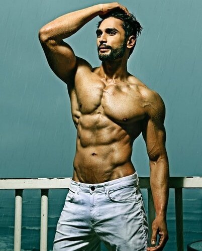 Rohit Khandelwal Body2