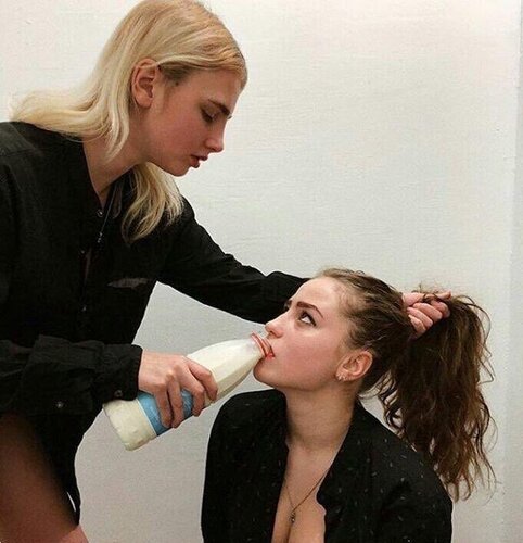 EXrkYFiWsAIu__T.jpg