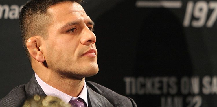 Rafael dos Anjos UFC 197 04 750x370