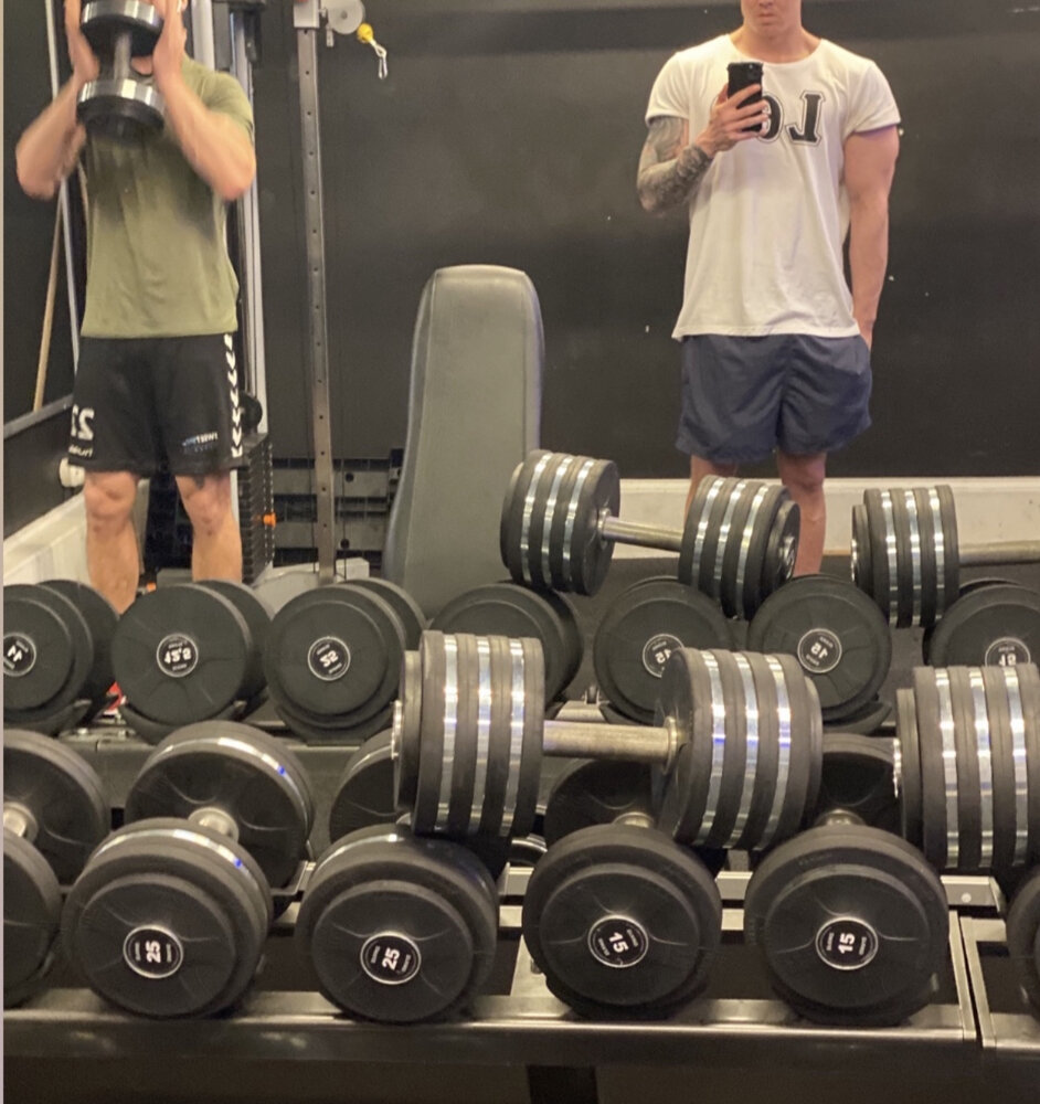 9EA47F5D 37D6 4C9C 8C8F 0E9836E02053