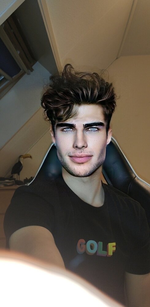 FaceApp 1592696767243