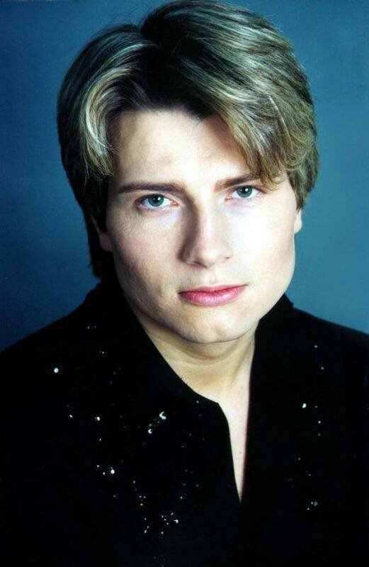 8EFF6604 CADA 4298 BBDC F42E47F33E1D