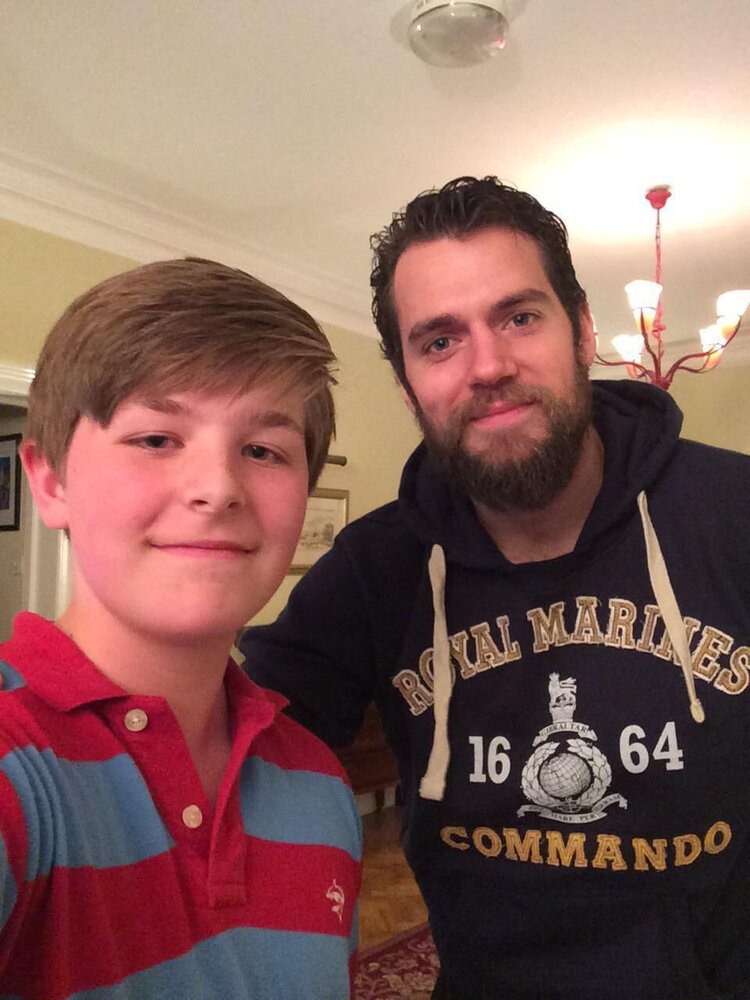 Henry cavill selfie with fan