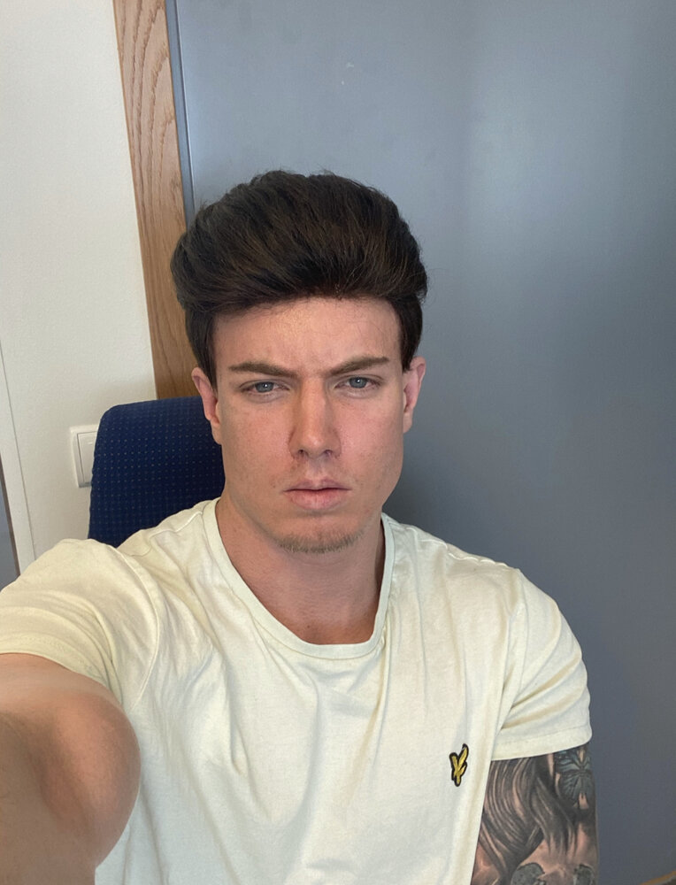 95B30F2D 9170 45F0 9468 1D5CE86DA8E8 95B30F2D 9170 45F0 9468 1D5CE86DA8E8